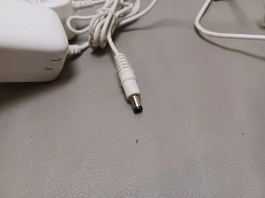 0625 адаптер живлення W724V 12V 2.5A  3 шт НІМЕЧЧИНА Продаж