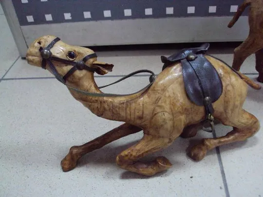 Фигура кожа верблюд сидячий и стоячий верблюды лот 3 шт №11009 Інтернет-аукціон