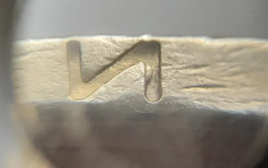 (6618) 1 гривня 2005 викрошки у букві "Д" слова "ОДНА" та у 'И' слова 'ГРИВНЯ' на гурті(1 гривна 2005 брак) Продаж