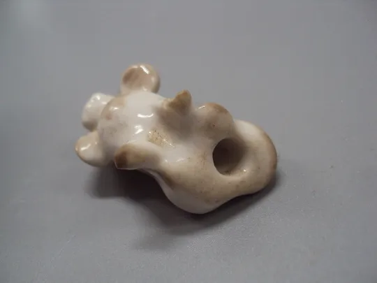 Фигура фарфор миниатюра статуэтка ЛФЗ собака щенок пекинес собачка 3,5 см (скол на лапе) №15505 в Україні