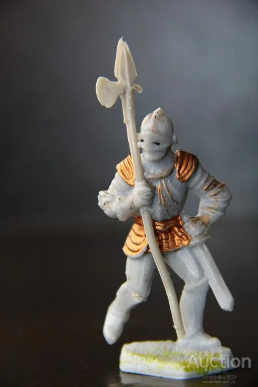 рыцарь бегущий с алебардой 65-70мм PLAHO-MAROLIN ГДР Ціна
