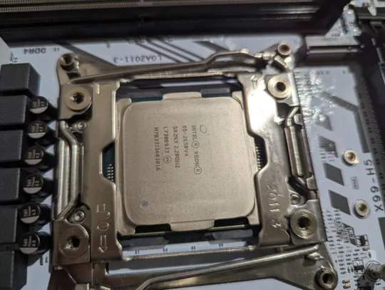 Комплект 12 ядер 24 потоки Qiyida X99 H5 + Xeon E5 2650v4 LGA 2011-3 DDR4 NVMe Intel Xeon E5 v3 v4 З аукціону