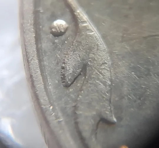 (5859) 25 копійок 2013 1ЕБм багаточисельні викрошки на вінку реверса (25 копеек 2013 1ЕБм) Інтернет-аукціон