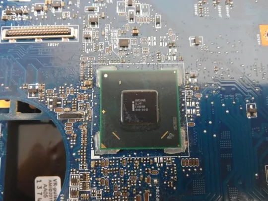 №330-5 материнська плата E89382 для MEDION X6816 X6815 оригінал Недорого