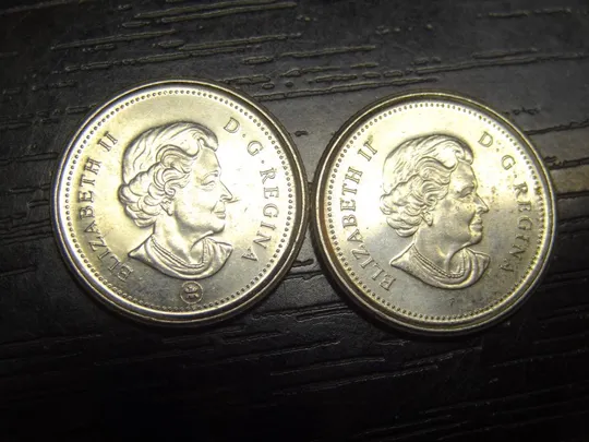 10 центів 2006 Канада (два різновиди) різні мітки під портретом Королеви Ціна