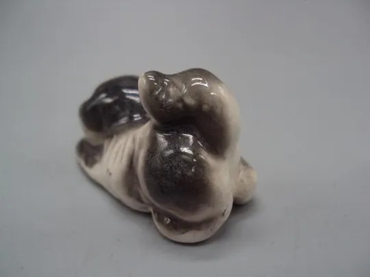 Фигура фарфор статуэтка миниатюра Европа собака щенок играет собачка 3,2 х 5 см №13221 Продаж