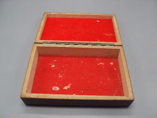 Шкатулка чеканка Буковинец 1976 год Гуцул прыгает через костер коробочка 20,1х12,9х5,9 см №15972 Недорого