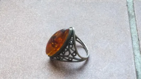 Кольцо перстень советский мельхиор скань с янтарём бижутерия р19 каблучка бурштин 4г Вживане Де купити
