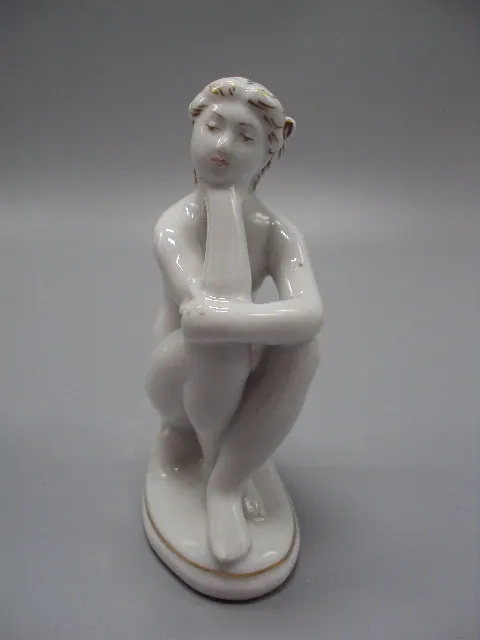 Фигура фарфор статуэтка ЛФЗ пляжница обнаженная девушка сидит думает ню высота 11,2 см №15510 Інтернет-аукціон