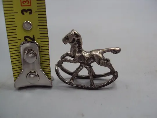 Фигура миниатюра статуэтка лошадка качалка лошадь конь серебро 800 проба вес 4,99 г высота 2,2см №39 Де купити