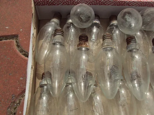 Купити Лампочки форма коническая или свечка длина 9,5 см лот 32 шт ржавый цоколь №15913