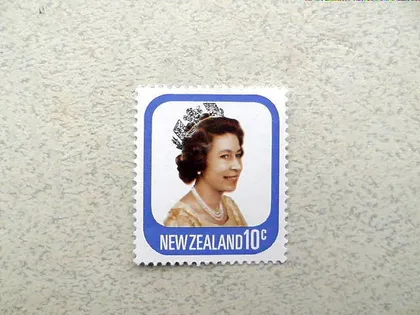 фото, Поштова марка Нова Зеландія " Королева Єлізавета II " 1977 рік **