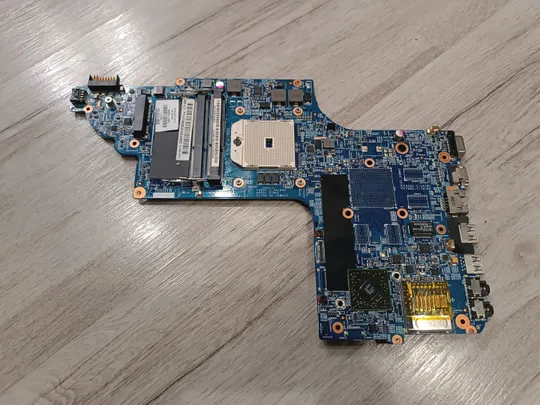 Материнська плата для ноутбука HP DV6-7000  (F4901:1.1A/24V X8501:27Mhz) Ціна