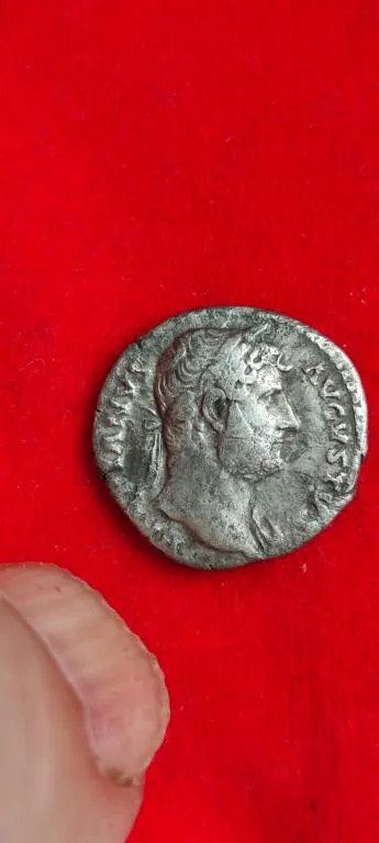 Древняя монета Юстиция Богиня правосудия ,Адриан денарий серебро st841 Ціна