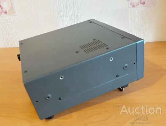 КВ приемник Icom IC-R72 З аукціону