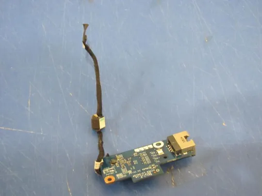 №137-11 Ethernet LAN плата P7YE0 LS-6912P для Packard Bell LS11 Acer 7560 7750 оригінал Ціна