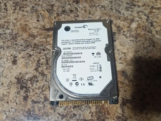 ідеешні 2.5 жорсткі диски. стан невідомий.поштучно без претензій.ємність десь 40 гіг,якщо є то і більше Ціна