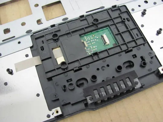 номер0138-16 Кришка панель палмрест та тачпад 60.4N011.001 для MEDION P7624 P7812 оригінал Де купити