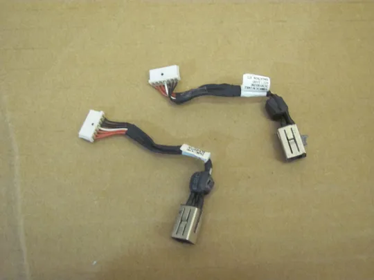 номер0917-11 Роз&#039;єм зарядки Гніздо живлення Штекера живлення Зарядний порт Роз&#039;єм адаптера живлення power connector DC30100X200 064TM0 для Dell XPS 15 9550 9560 9570 P56F Precision 5510 5520 5530 5540 M5510 M5520 оригінал Ціна