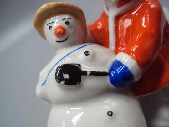 Фигура фарфор Старый Киев редкое клеймо зима девочка лепит снеговика ребенок и снеговик 12 см №143 З аукціону