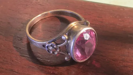 жіноча каблучка з рожевою вставкою, 19 розмір, старовинна, щаслива Ціна