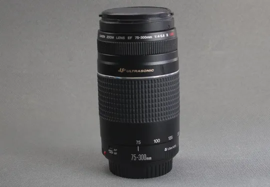Об&#039;єктив Canon EF EF-S телеобъектив Canon 75-300mm/4-5.6 III USM Ф58mm на полный кадр 24x36mm Вживане Продаж