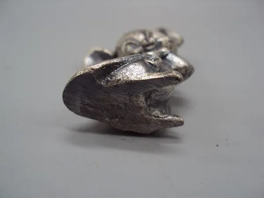 Фигура миниатюра статуэтка Европа мышка металл мышонок с сердечком высота 5,6 см №50 Інтернет-аукціон