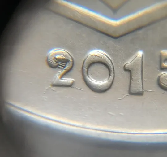 (7390) 10 копійок 2015 різновид викрошок і розколів на аверсі (10 копеек 2015 брак) Ціна