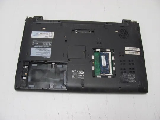 4429 TOSHIBA TECRS R850 I5-2520M 2GB  НІМЕЧЧИНА Недорого