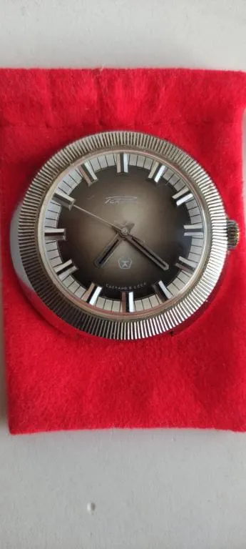 Ракета Чебурашка винтажные часы СССР. В рабочем состоянии tp553 З аукціону