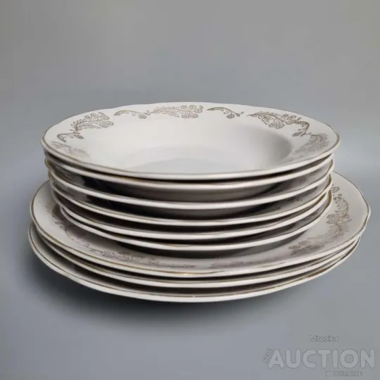 Порцелянові тарілки 9 шт. Продаж