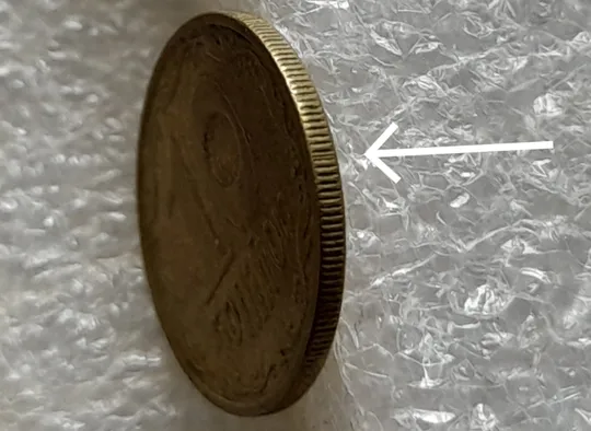 (2033) 10 копійок 2002 брак гуртильного кільця на 4 год.(10 копеек 2002 брак гуртильного кольца) Ціна