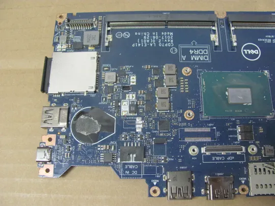 номер0178-25 материнська плата Mainboard Материнка Основна плата Системна плата Плата системи Laptop motherboard мамка ноутбучна плата SR32N i7-7820HQ CDP70 LA-E141P для Dell Latitude E5480 оригінал З аукціону