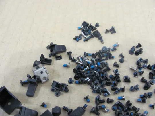 Купити номер0033-8 комплектуюче гвинти для HP EliteBook 8560P 8570P оригінал з декількох ноутів!