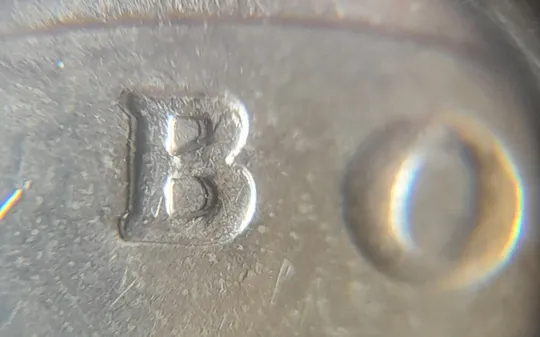 (5190) 1 гривня 2012 двійний удар вліво на буквах "ВОЛОДИМИР" на реверсі (1 гривна 2012 брак) Продаж