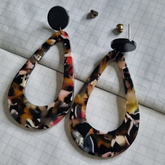 Сережки-краплі з кольоровим візерунком Недорого