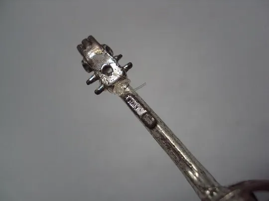 Фигура на подставке статуэтка музыкальный инструмент скрипка ажурная серебро 925 проба вес 127 г №18 Характеристики