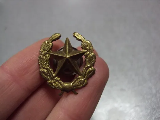 милитария эмблема общевойсковая мотострелковые войска вс ссср размер 23 на 20 мм винт №2521 Продаж