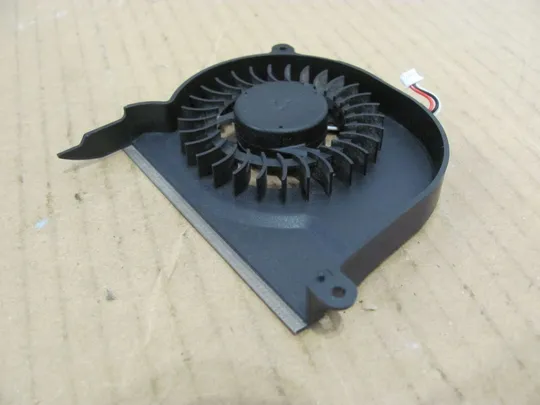 495-18 Вентилятор (кулер, FAN) BA31-00098C для SAMSUNG RV510 RV513 RV515 оригінал З аукціону