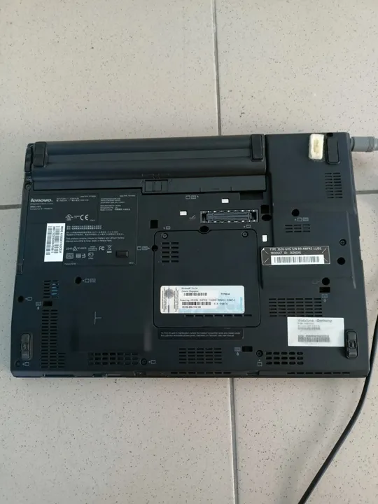 Ультрабук Lenovo ThinkPad X201 / 12.5" (1280х800) TN / Intel Core i5-520M (2 (4) ядра по 2.4 - 2.93 GHz) / 8 GB DDR3 / 250 GB SSD / WebCam / Fingerprint З аукціону