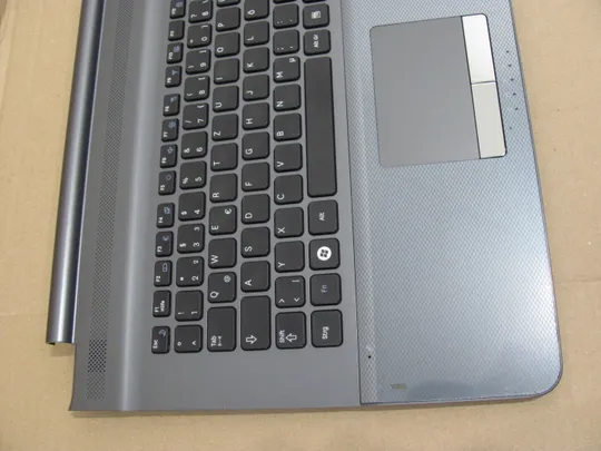 406-29  Кришка панель палмрест BA75-02838C  тачпад клавіатура РОБОЧА для  Samsung NP-RC710   RC710 оригінал З аукціону