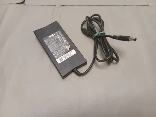 0949 адаптер живлення DELL LA90PE1-01 19.5V 4.62A   НІМЕЧЧИНА Ціна