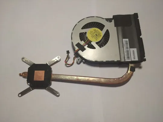 Купити Система охолодження  (Кулер) для ноутбука TOSHIBA Satellite C850, C870, C875, L850, L870  (13N0-ZWA0F02, H000037350 )