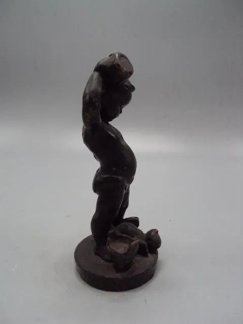 Фигура чугун СЧЛЗ Свердловск мальчик моется ребенок обливается водой статуэтка высота 16,5 см №13785 Продаж