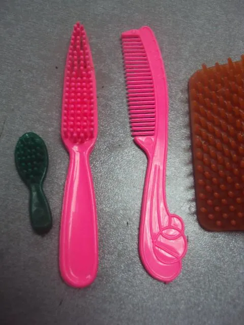 Расчески для куклы б/у лот 4 шт №3019 З аукціону