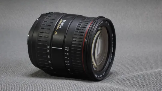 Canon EF Sigma 28-200 mm/3.5-5.6 DL Aspherical IF Macro MC Ф72mm Де купити