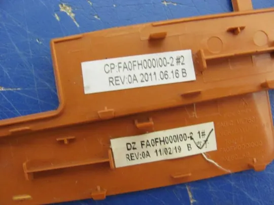 №200-8 рамка клавіатури 06KP0M для Dell Latitude E6520 оригінал Недорого