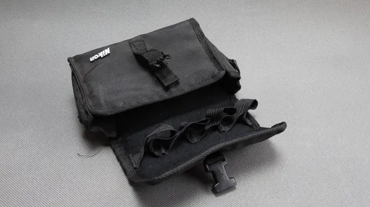 Купити Оригинальный мягкий кейс Nikon для цифровых фотокамер 200x120x50mm
