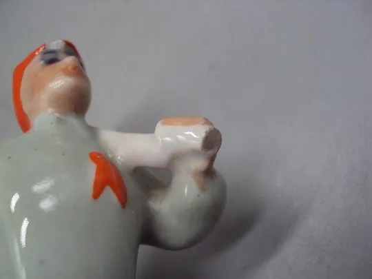 Фигура фарфор Коростень субботник Буденовец с киркой красноармеец 9,6 см под реставрацию №2969 З аукціону