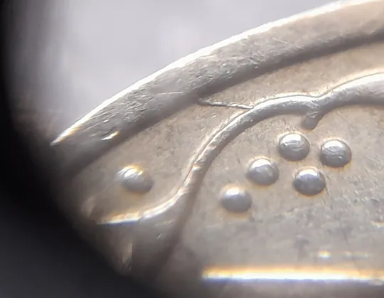 Купити (5589) 50 копійок 2009 розкол від канту до вінка біля 8 грона на реверсі (50 копеек 2009 брак раскол трещина)